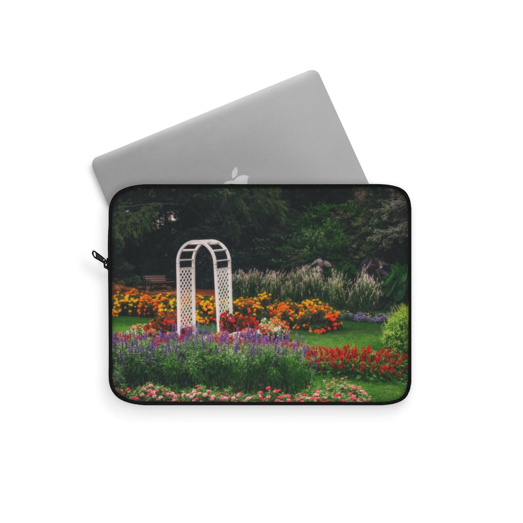 Summer in the Garden | Laptop Sleeve