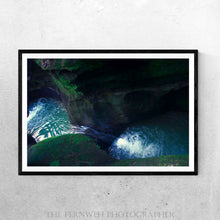 Load image into Gallery viewer, Bathtub Falls